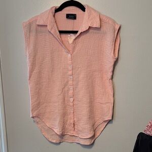 🔴Vici Blush Button-Down Sleeveless Shirt